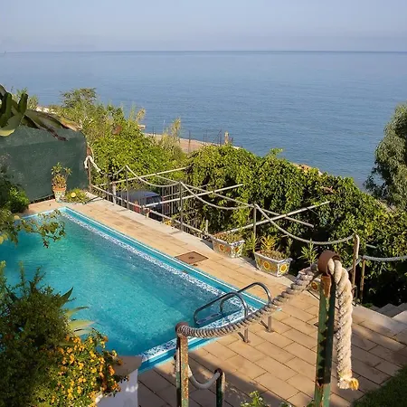 Con Piscina Vista Mare Villa
