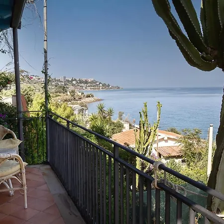 Con Piscina Vista Mare Santo Stefano (Messina)